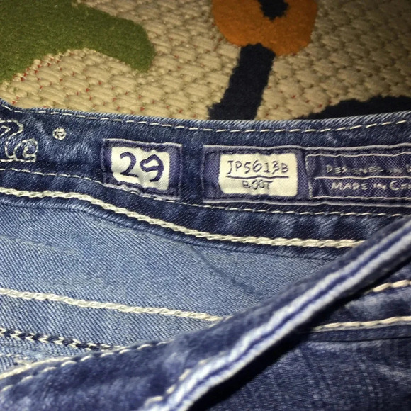 Miss Me Cut off denim shorts size 29 like new​ - Picture 2 of 4
